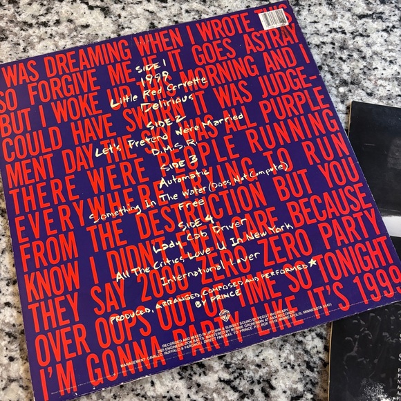 Prince Vinyl Records Set with Puzzle, Wall Canvas & FREE CD - Picture 3 of 9